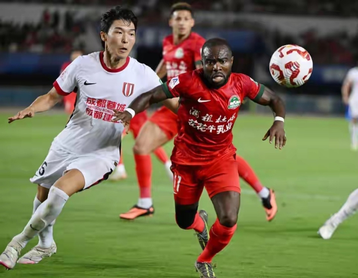 成都蓉城夺冠悬念再起 球迷提议合纵战术阻击