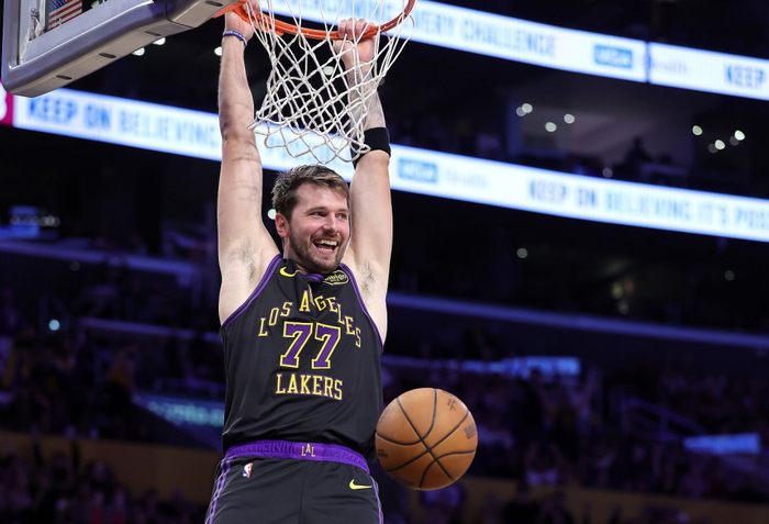 东契奇单月得分破科比纪录 湖人连胜冲击西部前