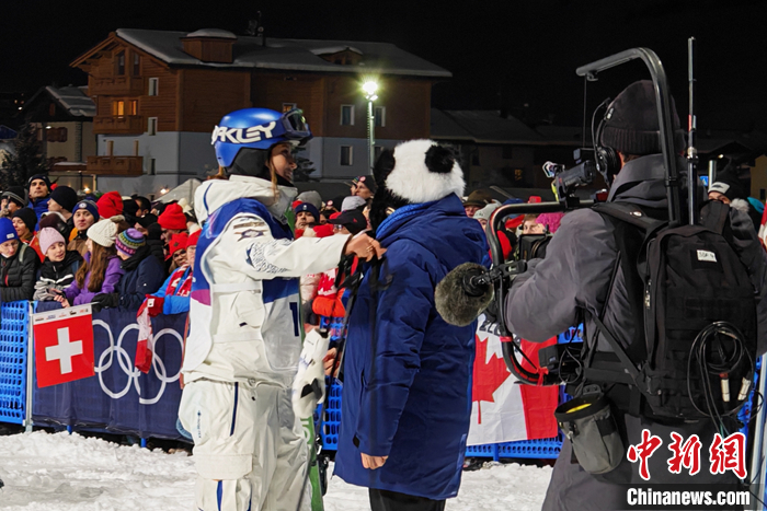 谷爱凌在米兰冬奥女子大跳台资格赛中展现稳健