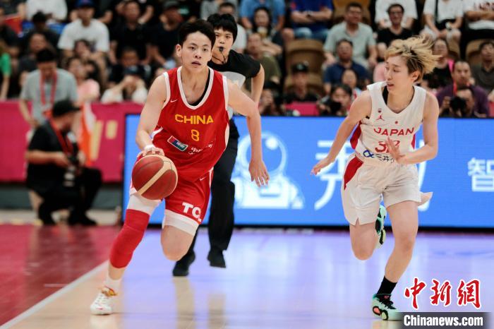 郑薇赛后表扬杨舒予：这名有天赋有进步的前场