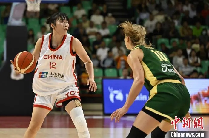 郑薇赛后表扬杨舒予：这名有天赋有进步的前场