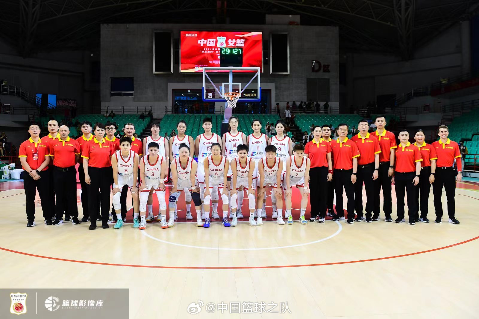 郑薇赛后表扬杨舒予：这名有天赋有进步的前场